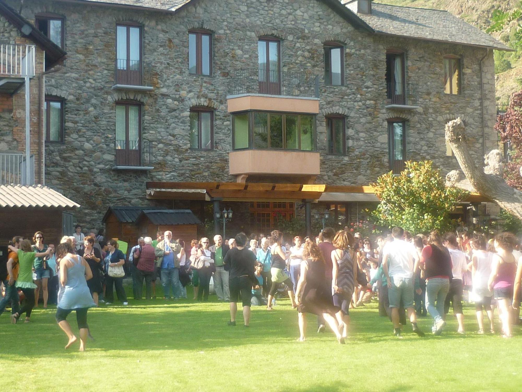 Hostal Vall D'Aneu By Arcas & Sambola Esterri D'Aneu Luaran gambar