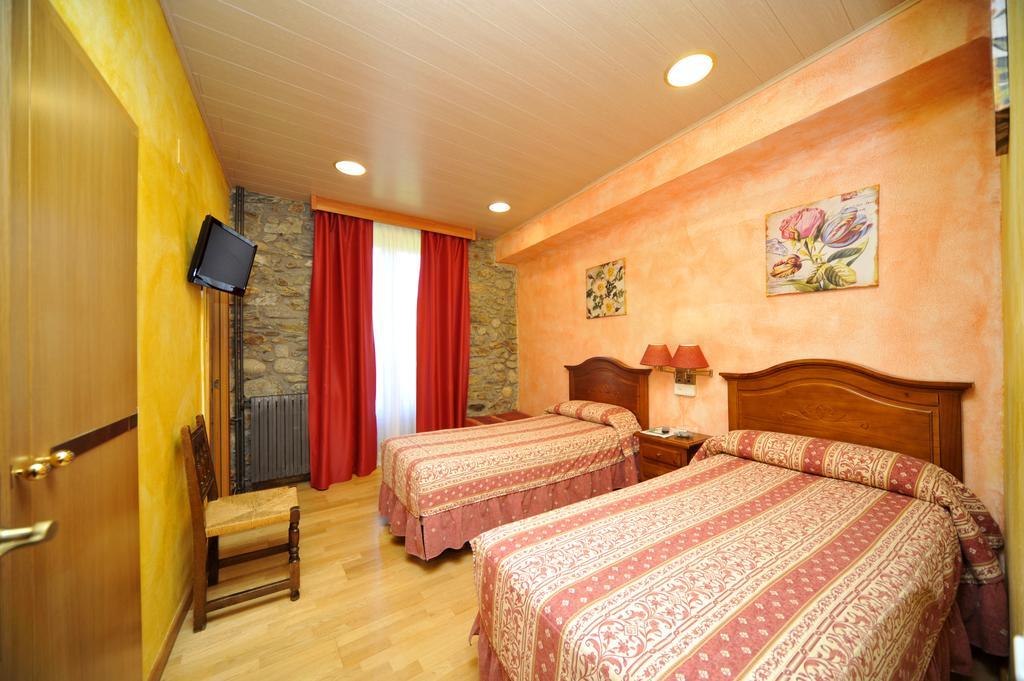Hostal Vall D'Aneu By Arcas & Sambola Esterri D'Aneu Luaran gambar